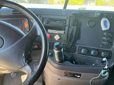 USED 2013 FREIGHTLINER CASCADIA 125