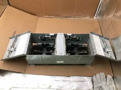Siemens V7E3611 Series A 30A 3 Pole Panel Board Safety Switch 600V 3PH
