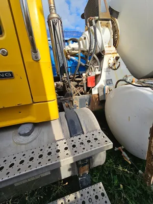 2005 STERLING Mixer Commercial trucks | Iron Listing (9)