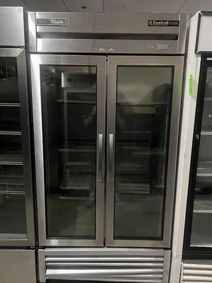 Used TRUE T- 35G - HC  FGDO1 Display Refrigerators Florida US | BAM Discount Restaurant Equipment #1393601