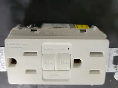 GFCI Receptacle 15/20A 125V