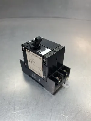 Fuji CP 32E/3 60VDC 3A Circuit Protector. 4E-24