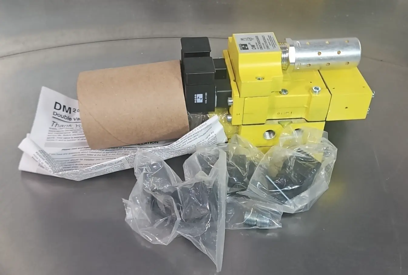 Ross DM2CNB20A21 Pneumatic Double Valve Loc6D21