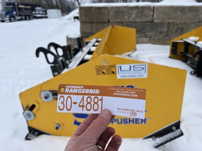 Used ARCTIC SECTIONAL SNOW PUSHER 13'6" Snow Removal & Equipment Indiana US | Miedema Asset Management Group #1424750