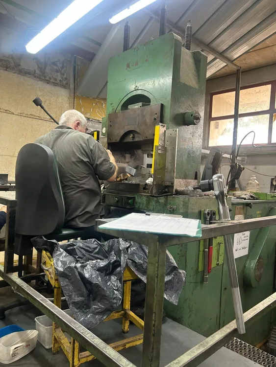 Used HME K-360 Coining (Mint Coining) Presses IL | D.M.S.I.L. MACHINE TOOLS LTD. #678506