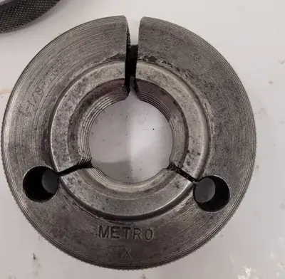 USED BESLY THREAD RING GAUGE