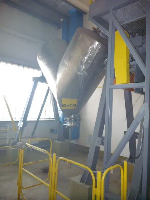 Used _UNKNOWN_ 2,000 LITRE Mixers PL | Perry Equipment #121608