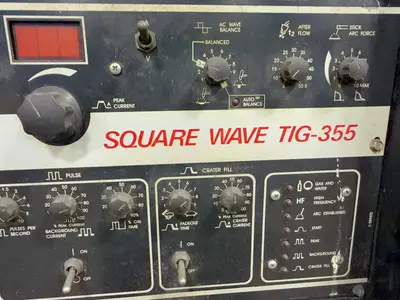 USED LINCOLN SQUAREWAVE TIG355