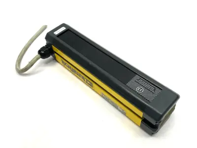 Used Leuze Safety Light Curtain Compact Transmitter, 14mm Resolution 563101 Light Curtains & Grids Michigan US | Maverick Industrial Sales #1475345