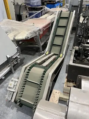 Cleated Flat Belt Incline Conveyor
