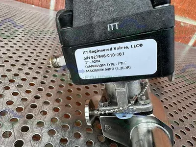 USED ITT PURE FLO ADVANTAGE 3 - WAY DIAPHRAGM VALVE W/ 1" TO 1/2" SANITARY FITTING
