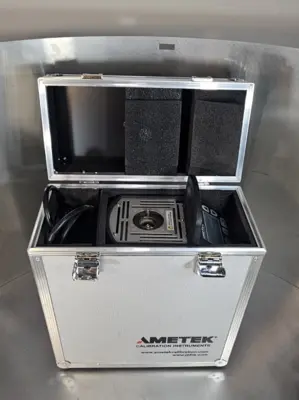 Ametek CTC-1200A S32 Compact Temperature Calibrator Loc5F17