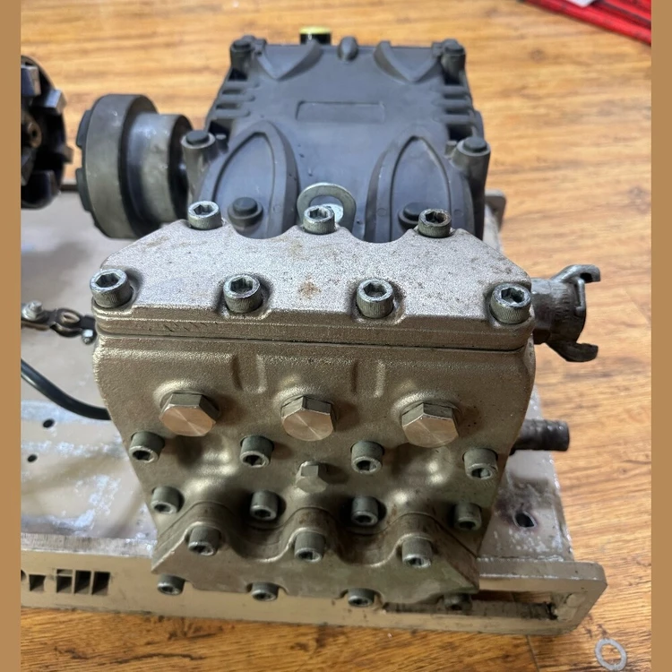 Used PRATISSOLI KF40 Piston Pumps MN | Savona Equipment LTD #1278853