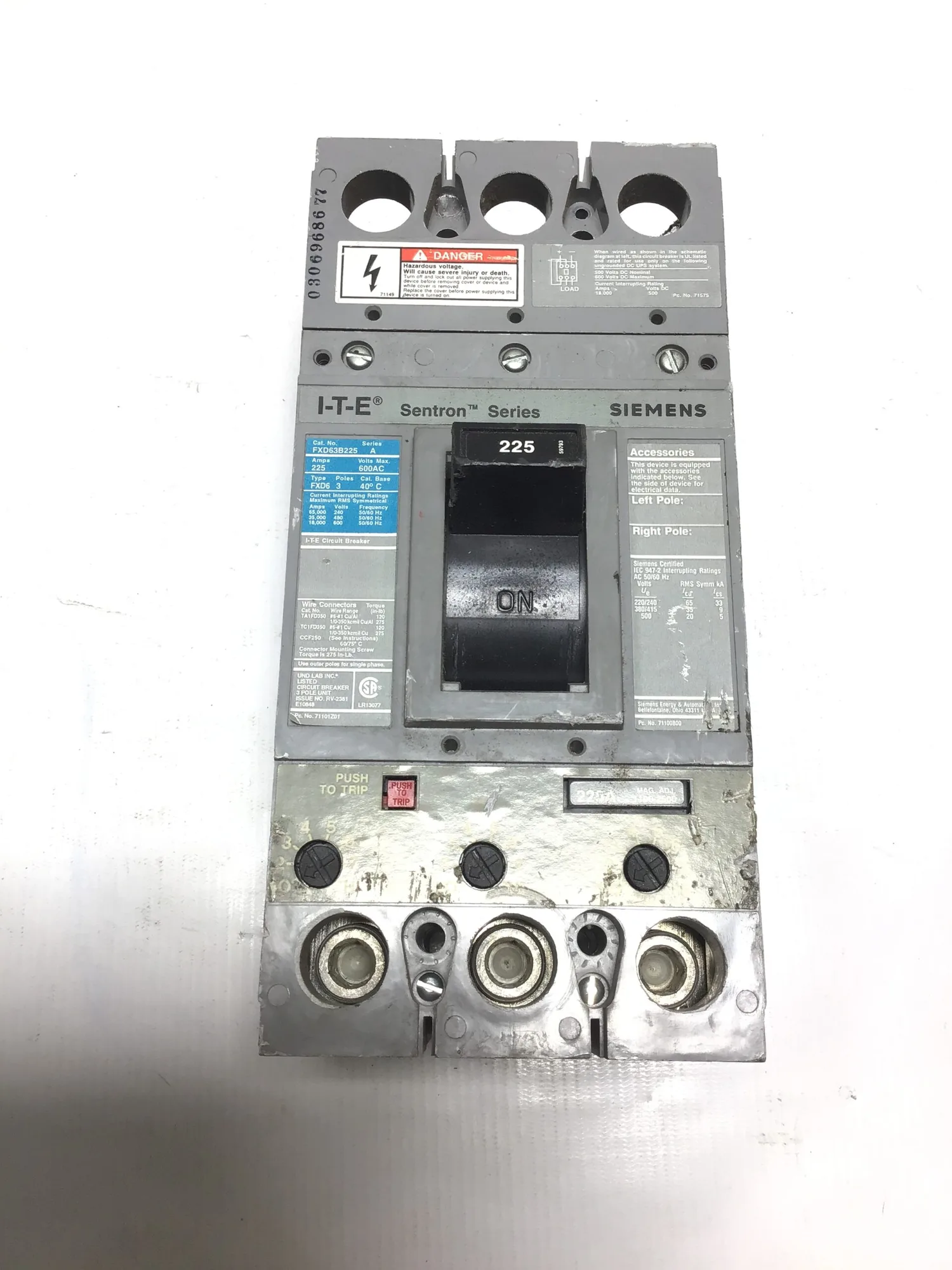 I-T-E Siemens Sentron FXD63B225 225A 3 Pole 600VAC Circuit Breaker