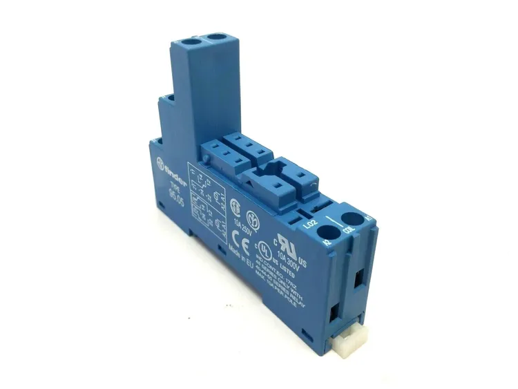 Used FINDER DIN-RAIL SOCKET SCREW TERMINAL Nuts & Screws | Maverick Industrial Sales #1115134