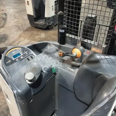 USED 2018 CROWN RR5725-45