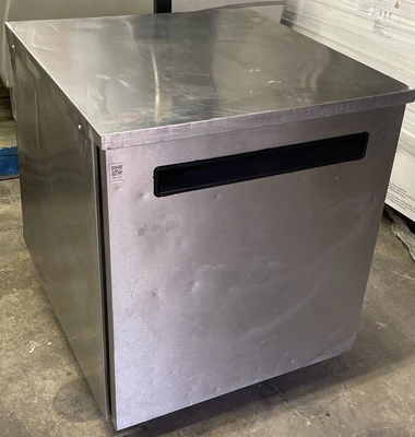 174-0055 Delfield 27” Undercounter Self Contained Cooler