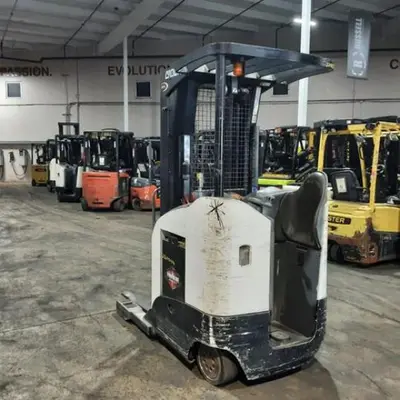 USED 2018 CROWN RR5725-45