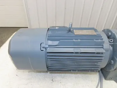 Sew Eurodrive KH77B DRN100L4/BE5 Brake Gear Motor 64.75:1 27rpm 3Kw 220/380V 3PH
