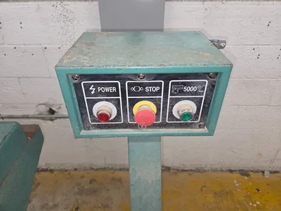 2004 GRIZZLY G9859Z Industrial Jointer | Levy Recovery Group (2)