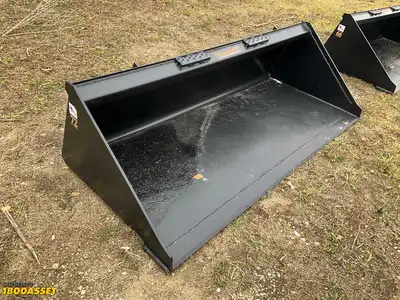 New Tomahawk 72” skid steer bucket, welded on high carbon cutting edge, skid steer quick attach