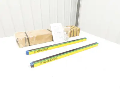Schmersal SLC440COM-R-0650-14 Safety Light Curtain Transmitter & Receiver Set
