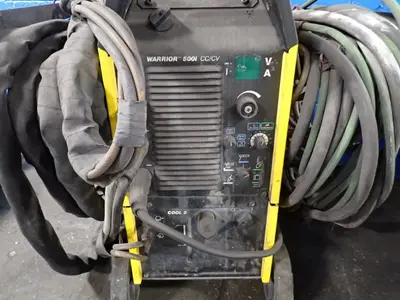 USED ESAB WARRIOR 500 CC/CV