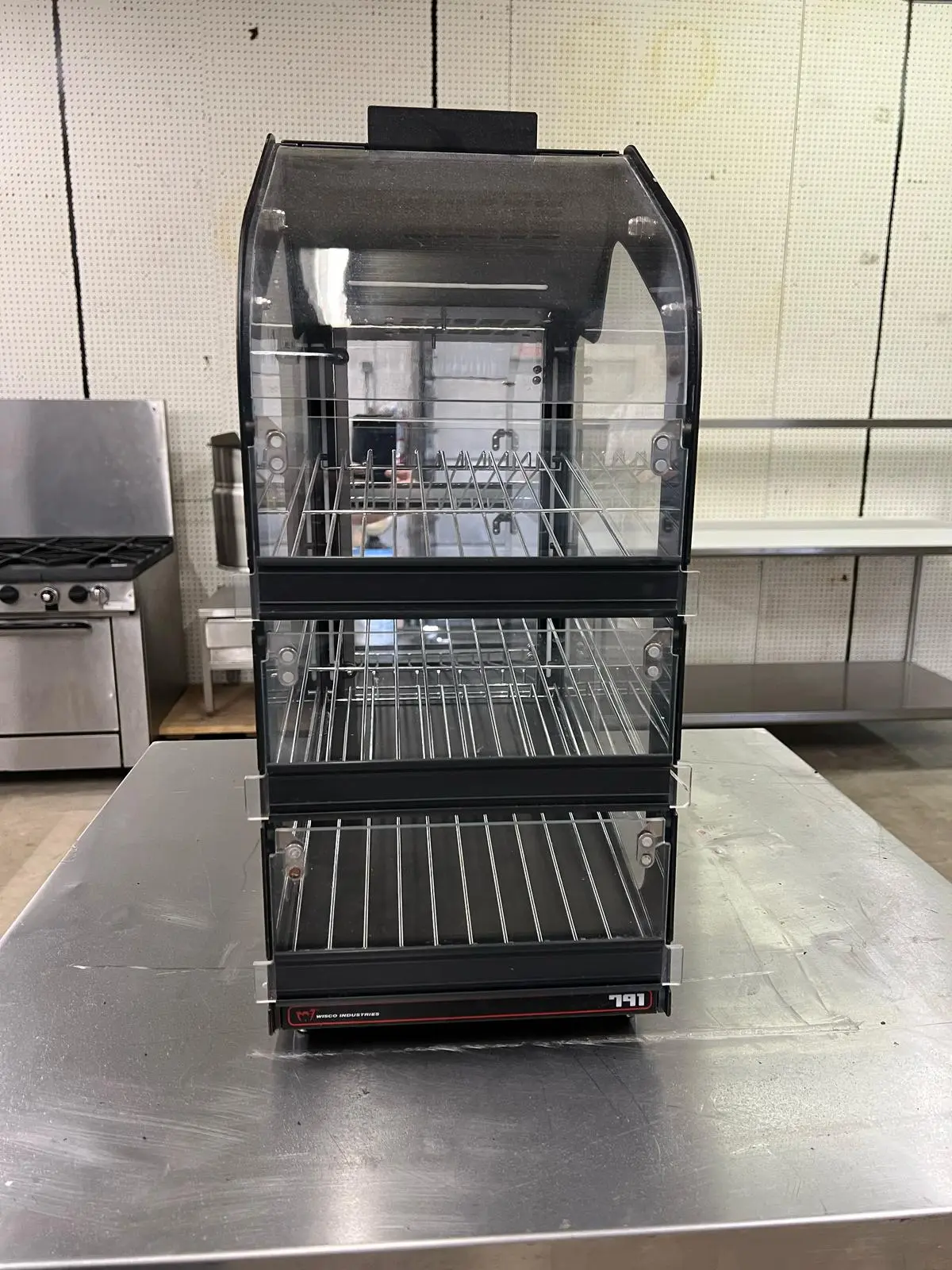 Used Wisco Used Wisco 791 Countertop Heated Display Merchandiser 3 Shelves 120V 670W Countertop Display Warmers Illinois US | Falcon Restaurant Supply #1375653