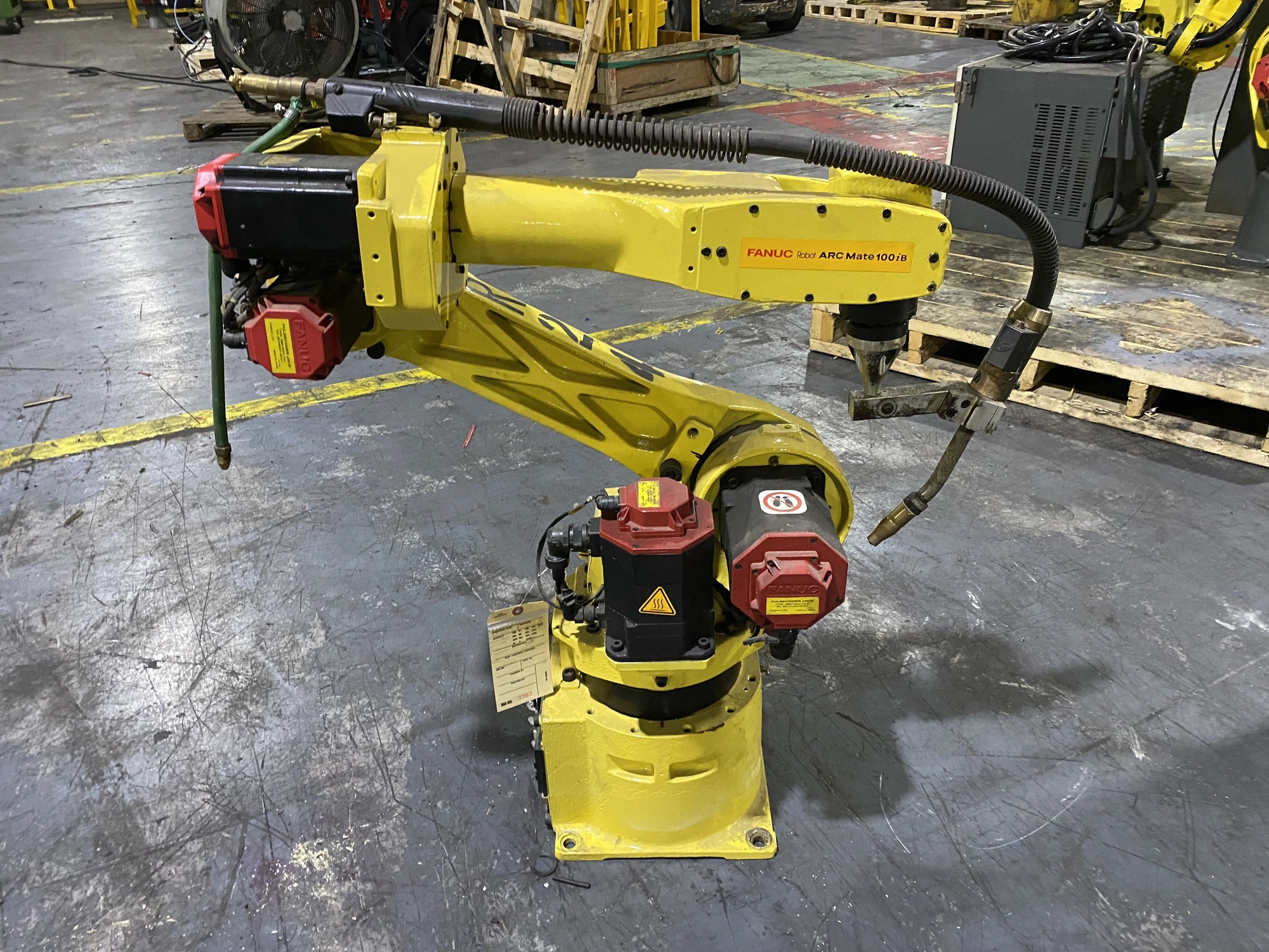 USED FANUC ArcMate 100iB + R-J3iB