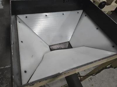 (1) Auger Hopper