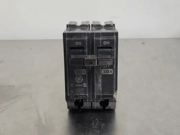 Used GENERAL ELECTRIC THHQL230 Switchgears British Columbia CA | Lenmark #241397