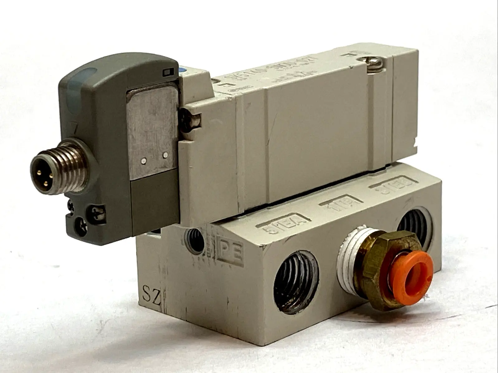 USED SMC SOLENOID VALVE 5-PORT 24VDC 1/4" BASE MOUNT