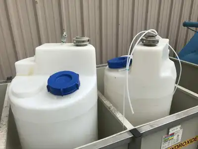 4-Bay Stainless Frame Hazardous Materials Spill Containment/Chemical Tank Holder