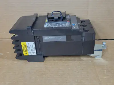 NEW SQUARE D JLA36200