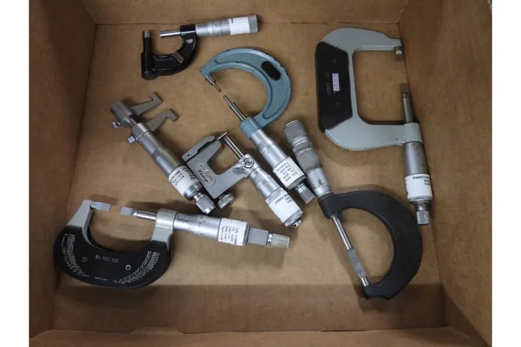 Used _UNKNOWN_ _UNKNOWN_ Micrometers Ohio US | Thompson Auctioneers #1516274