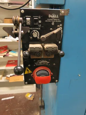 Doall 2013-V Vertical Bandsaw w/ Blade Welder