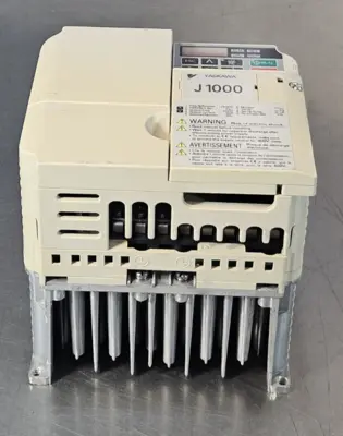 YASKAWA Electric CIMR-JU4A0011BAA PGR:1012 Input 380-480V (BIN553)