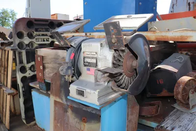 Black & Decker 6" Deluxe Bench Grinder
