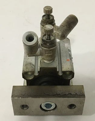 USED SMC CQ2B32-15D