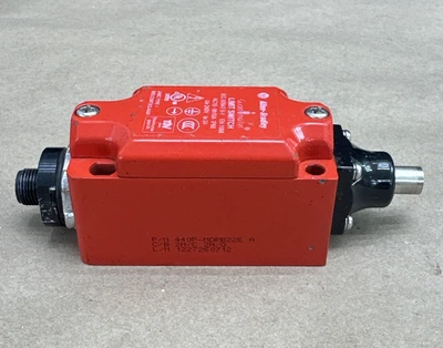 USED Allen Bradley 440P-MDPB22E A