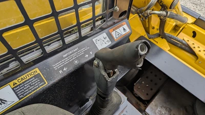 USED 2003 DEERE 270 II