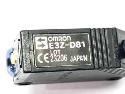 E3Z-D81 | Omron  Diffuse Reflective Built-In Amplifier Photoelectric Sensor - Used