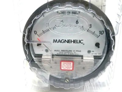 NEW DWYER INSTRUMENTS W18V SE PRESSURE GAUGE 0-10