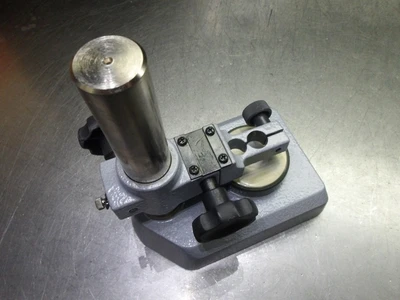 Mitutoyo Linear Gage Stand 7102 (LOC33)