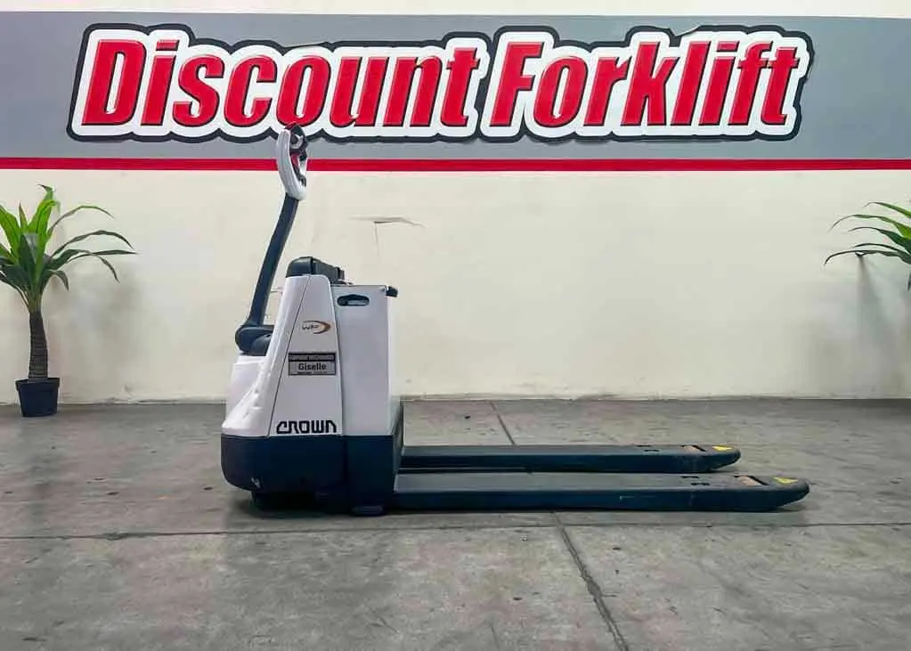USED 2014 CROWN WP-3035-45