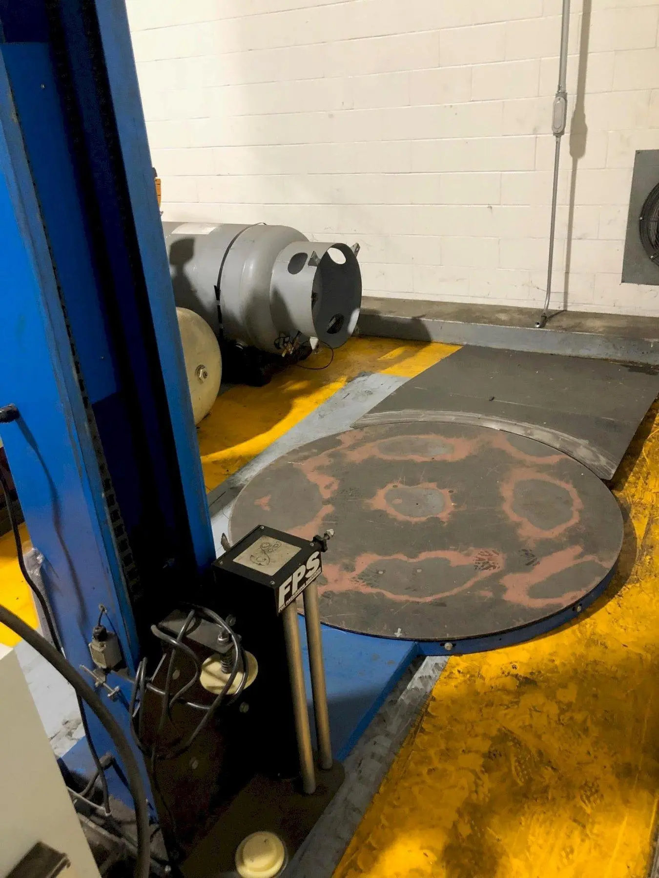 Used FOX FPS 150 Wrapping Machines | D & D Industries #438799