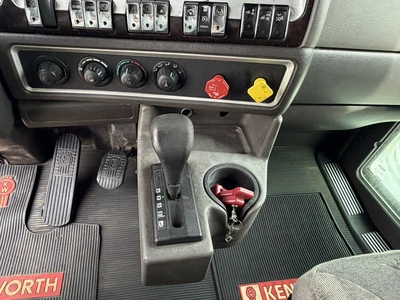 Used 2015 KENWORTH T800 TRUCK TRACTOR Conventional trucks Michigan US | Miedema Asset Management Group #1709425