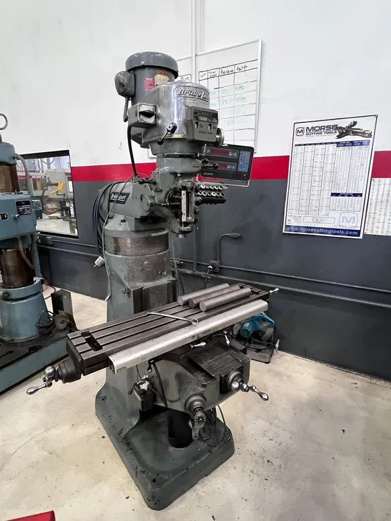 Used BRIDGEPORT 2 Vertical Mills Michigan US | Universal Press & Machinery (UPM) #1061938