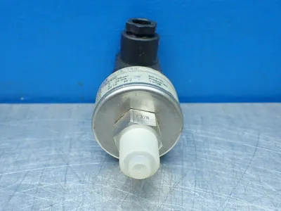 Used WIKA 8392456 Pressure Transmitters Ohio US | HGR 24 #830852