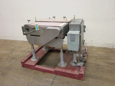 USED TABLE TOP ACCUMULATOR 36 X 28 ACCUMULATOR